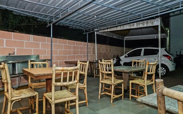 OYO Flagship 23096 Laxmi Residency