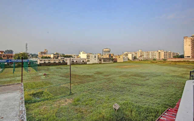 SPOT ON 70204 Hotel Greenview Homestay