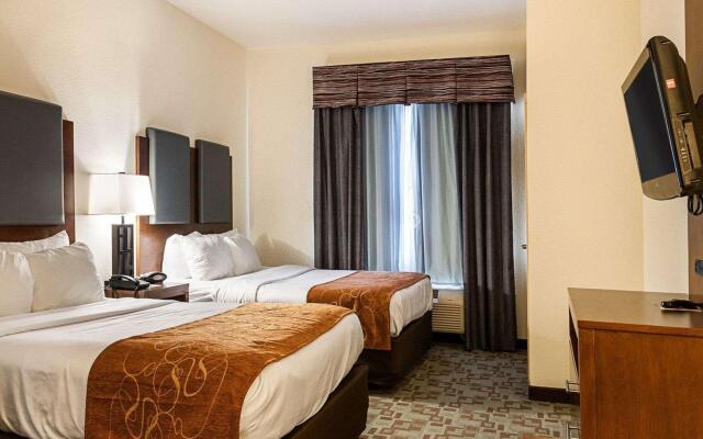 Comfort Suites Oil Center