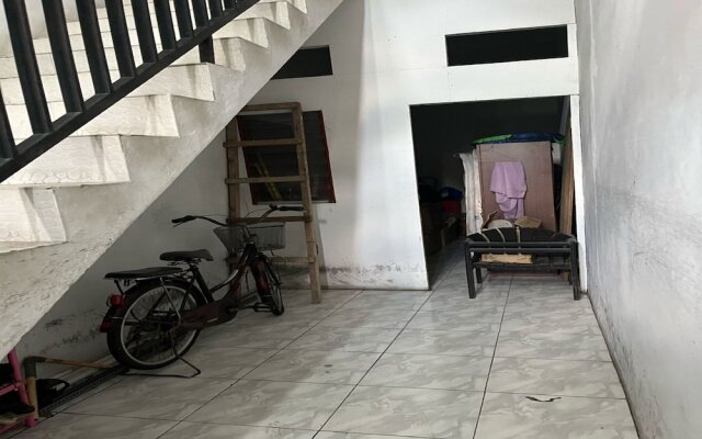SPOT ON 93957 Henny Kost
