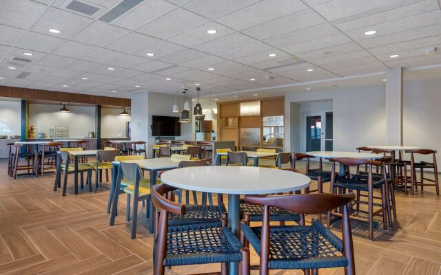 Super 8 Sandusky North