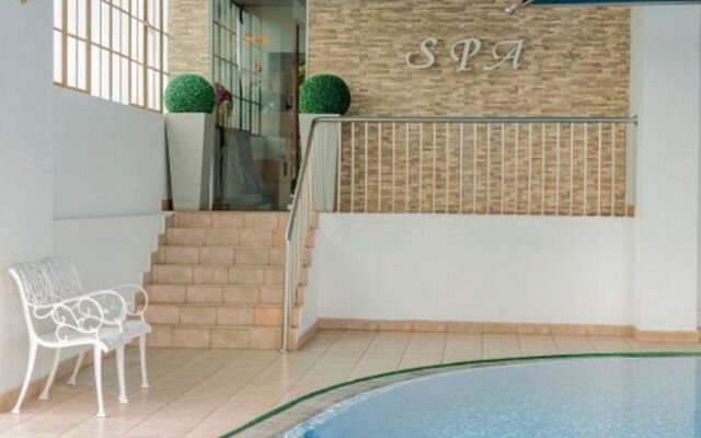 Global Towers Hotel & Suites