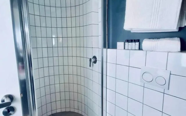 Urban Elephant Express The Flamingo