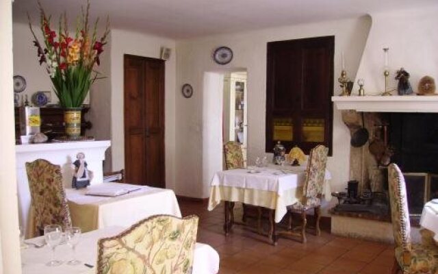 Hostellerie Du Mas De Bouvau