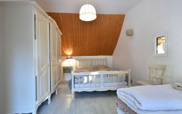 Modern Holiday Home in Florimont-Gaumier with Private Pool