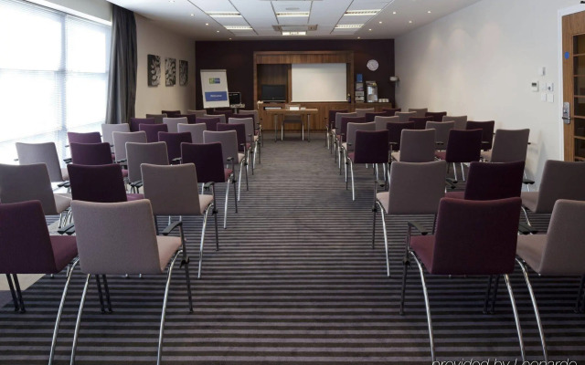 Holiday Inn Express Walsall M6J10 by IHG