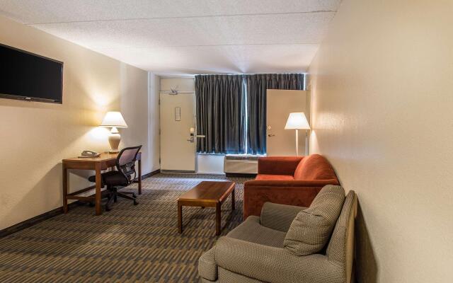 Quality Inn & Suites Easley - Greenville