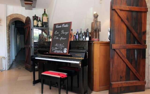 Hotel le Chapeau Rouge