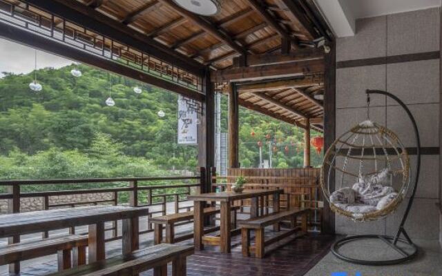 Yunshang Zhulin Yaju · Swimming Pool Resort Minshuku