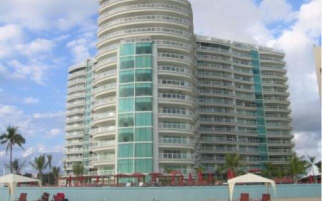 Bay View Grand Marina Condo 1004s