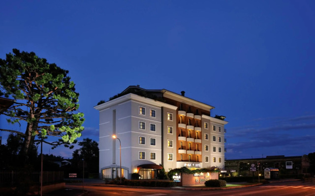 Poli Hotel