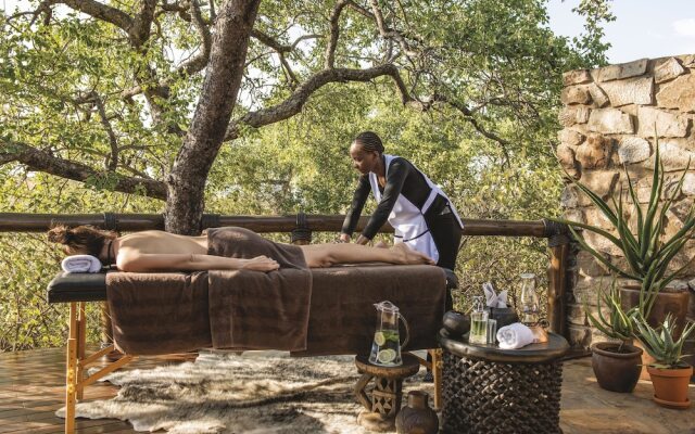 Tuningi Safari Lodge