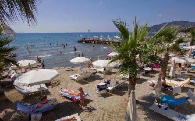Hotel Caravelle