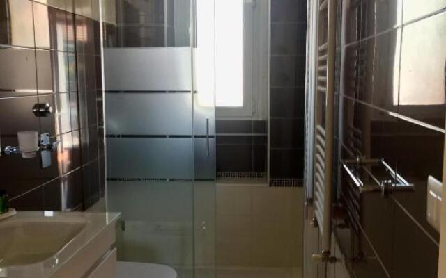 Suite 996