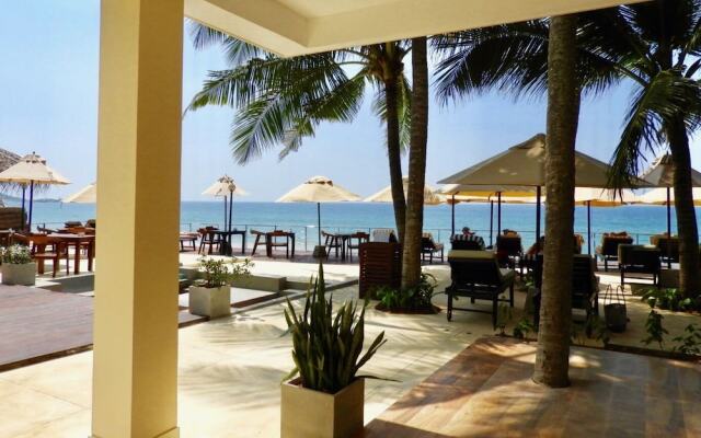 Sapphire Seas Beachfront Villas