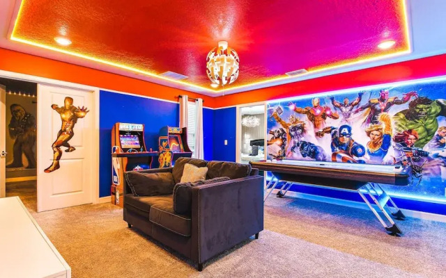 Storey Lake 9BR Wonderland Home 2852