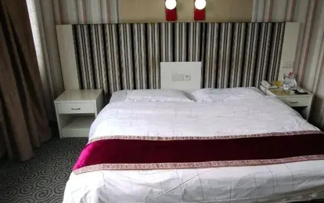 Super 8 Hotel (Lianyungang Darunfa Wanrun Commercial Street)