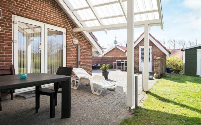 6 Person Holiday Home in Ulfborg