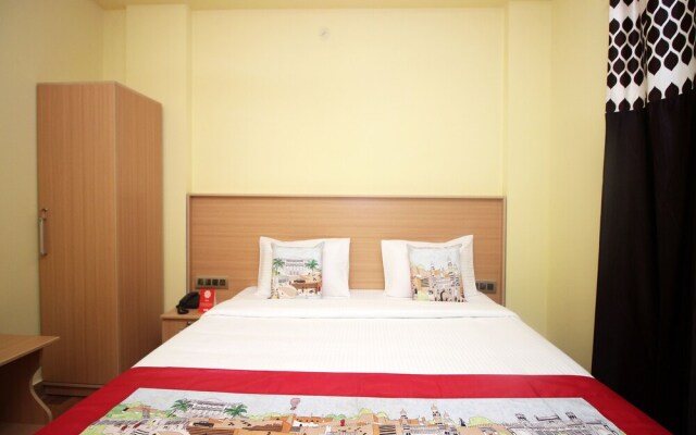 OYO 9563 Hotel RR Residency