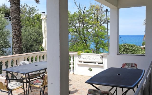 Room Aleksandra - 10 m from sea: R7 Bibinje, Zadar riviera