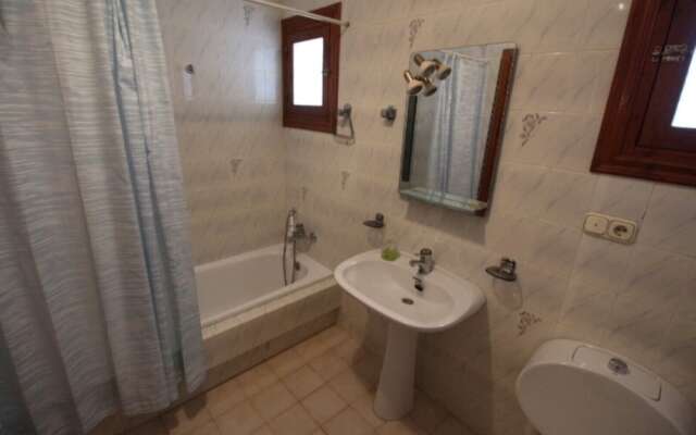 107487 - House in Yunquera