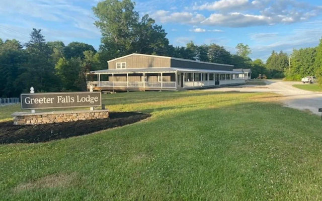 Greeter Falls Lodge Unit 2