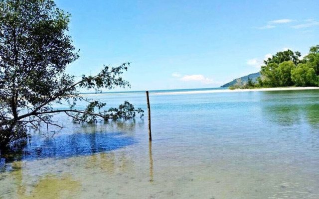Raintree Beach & Golf Resort