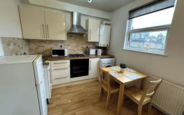 1 Bed-sleeps 4-pet Friendly-central Location