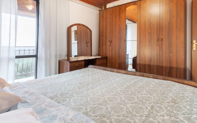 Peaceful Apartment in Poreč with Garden