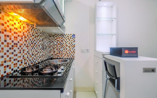 Relaxing 2BR at Green Pramuka Apartment