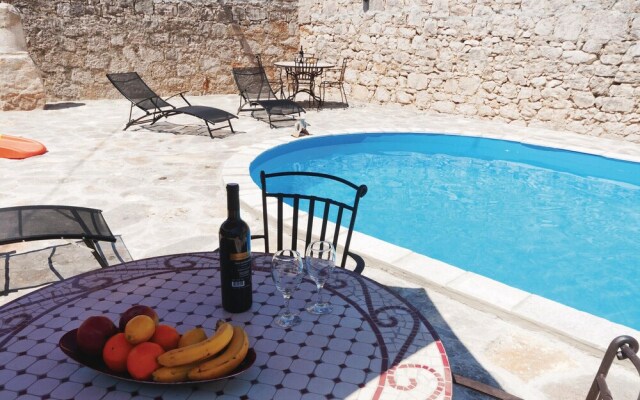 Amazing Home in Pakostane With Wifi and 5 Bedrooms