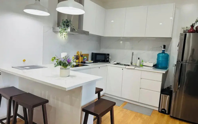 2 bedrooms in makati with balcony