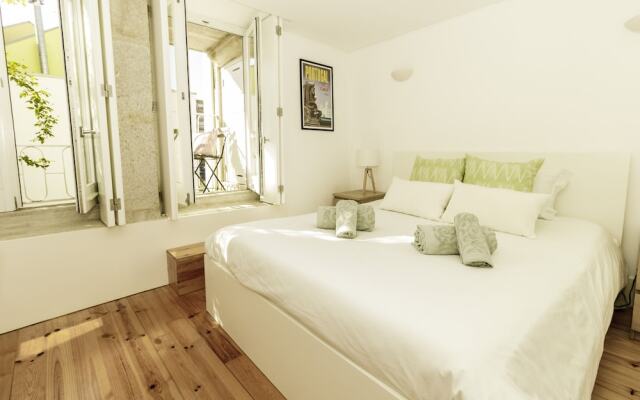 Guest H4U Bonjardim Garden