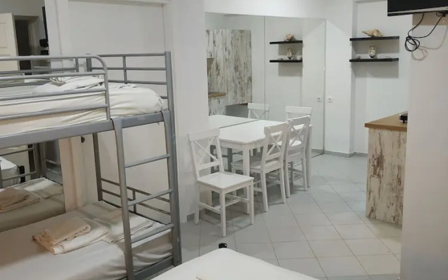 Super Economy Studio Located On the Ground Floor No Balcony