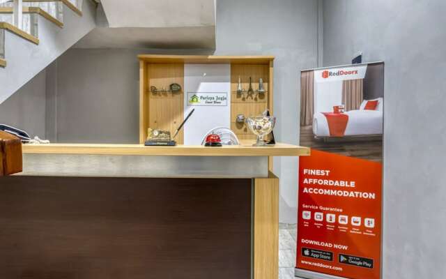 Parisya Jogia by Reddoorz