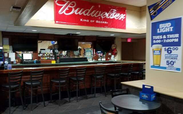 SureStay Plus Hotel by Best Western St. Louis Airport