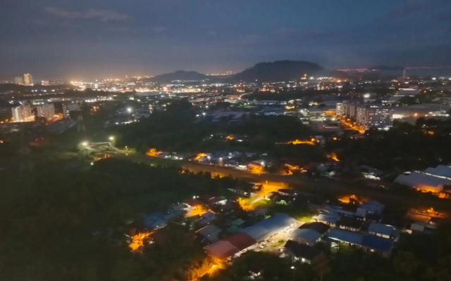 Comfortable18 3R2B 7pax Meritus Perai