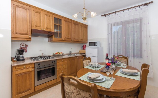 Stunning Home in Rovinj With Wifi and 2 Bedrooms