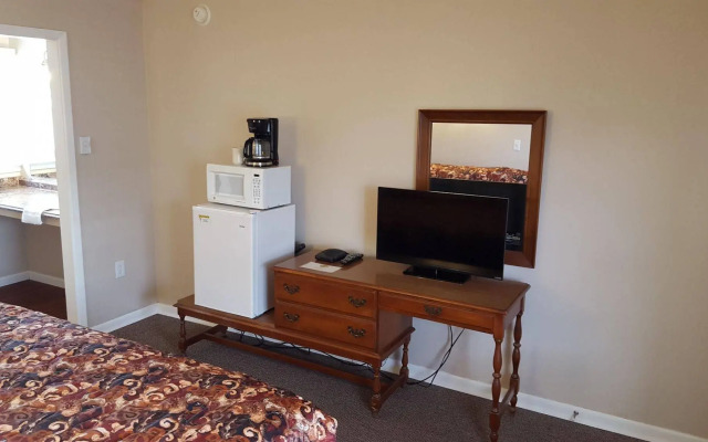 Early American Motel