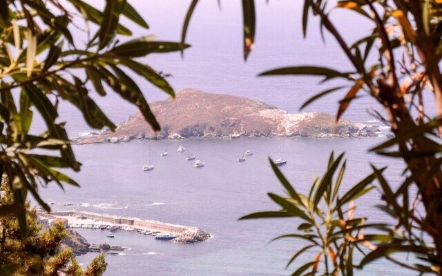 House With in Centuri With Wonderful sea View Furnished G