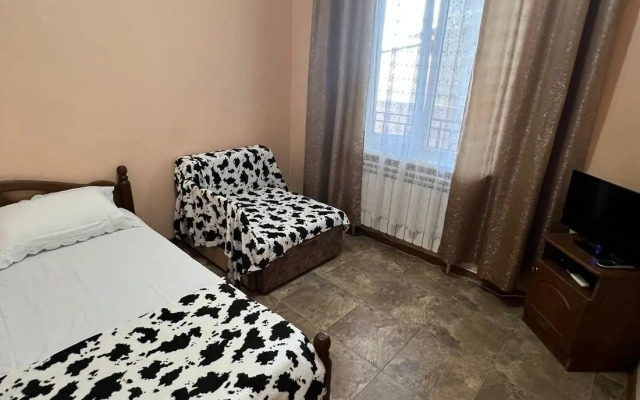 The Guest House At Henry's