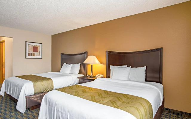 Quality Inn & Suites Kenedy - Karnes City