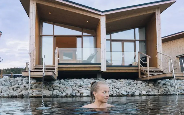 Bella Lake Resort