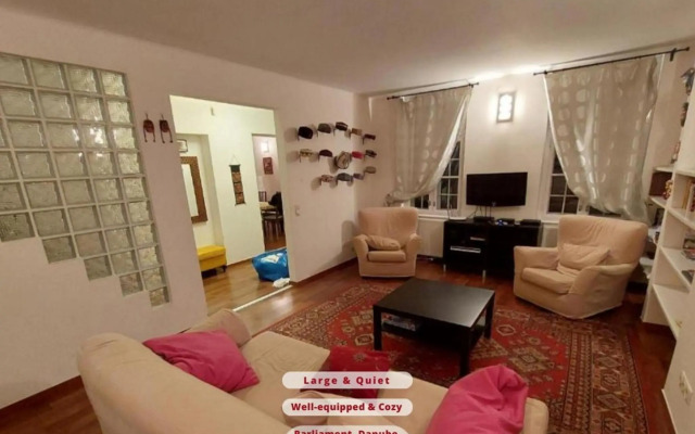 Queen Zita Apt 130 m2 near Chain Bridge