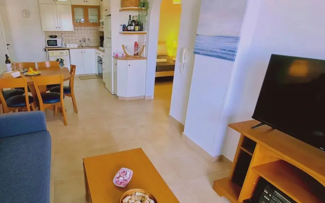 35 LCA - Camelia Apartment