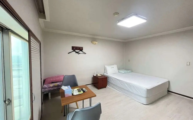 Sandia Hot Spring Hotel