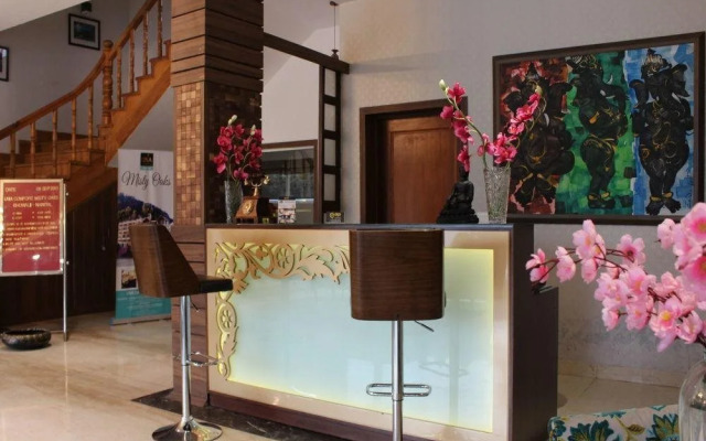 Hotel UNA Comfort Misty Oak By OYO Rooms