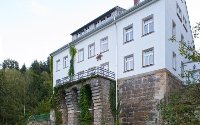 Die Burg Schöna - In a national park