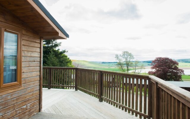Kingfisher Lodge With Hot Tub Near Cupar, Fife