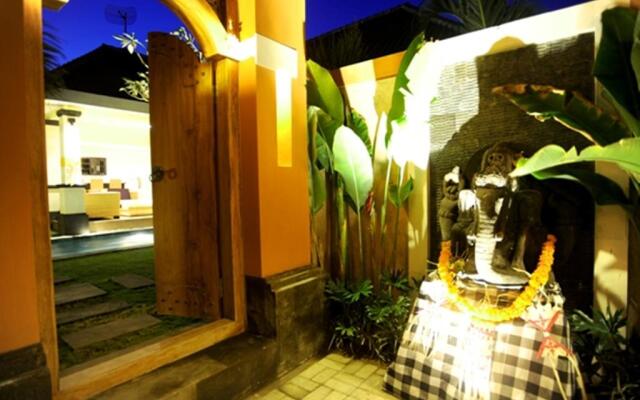 Tanjung Lima Seminyak Villas